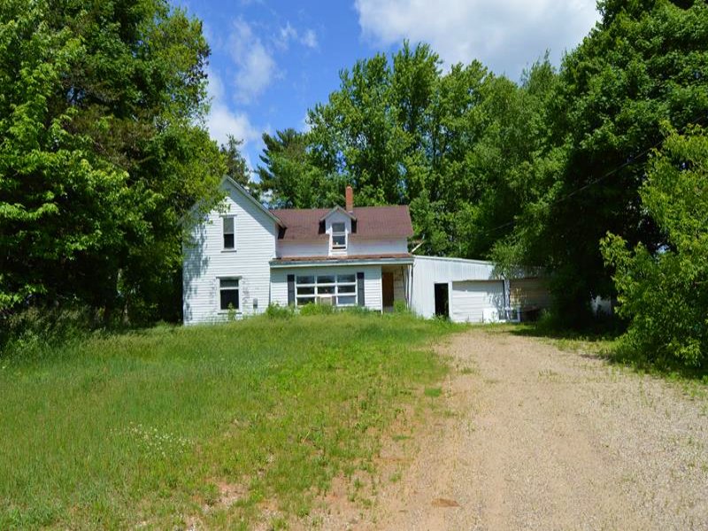 Farmette W/ Acreage : Springville : Adams County : Wisconsin