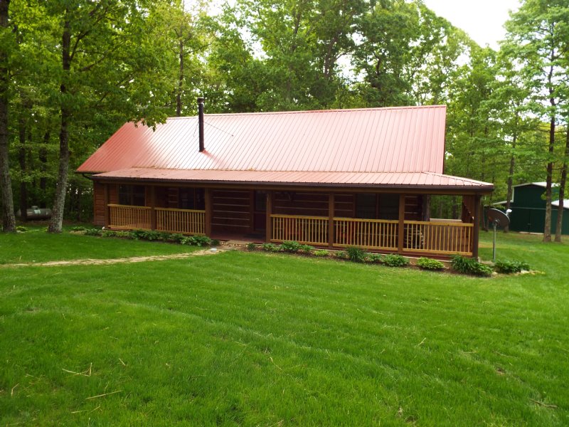 Log Home / Small Farm Near Rockwood : Rockwood : Morgan County : Tennessee