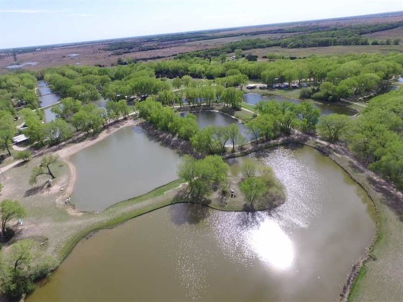 Petes Puddle 130 Acre Fish Farm, Farm for Sale in Kansas, #145190