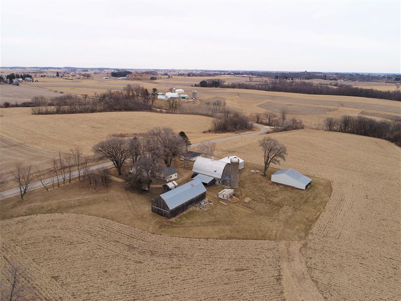 Beautiful Ridge Farm with Views : Viroqua : Vernon County : Wisconsin