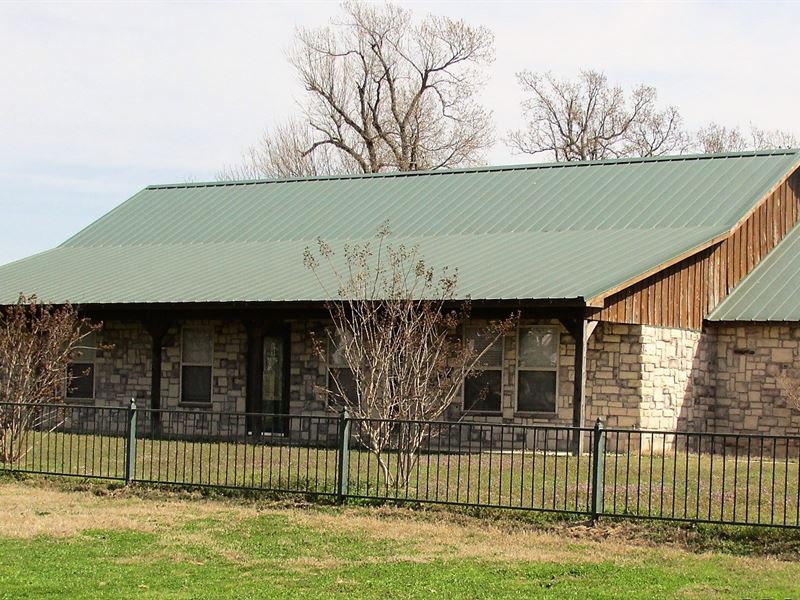 Country Home Ranch Property Blossom : Blossom : Lamar County : Texas