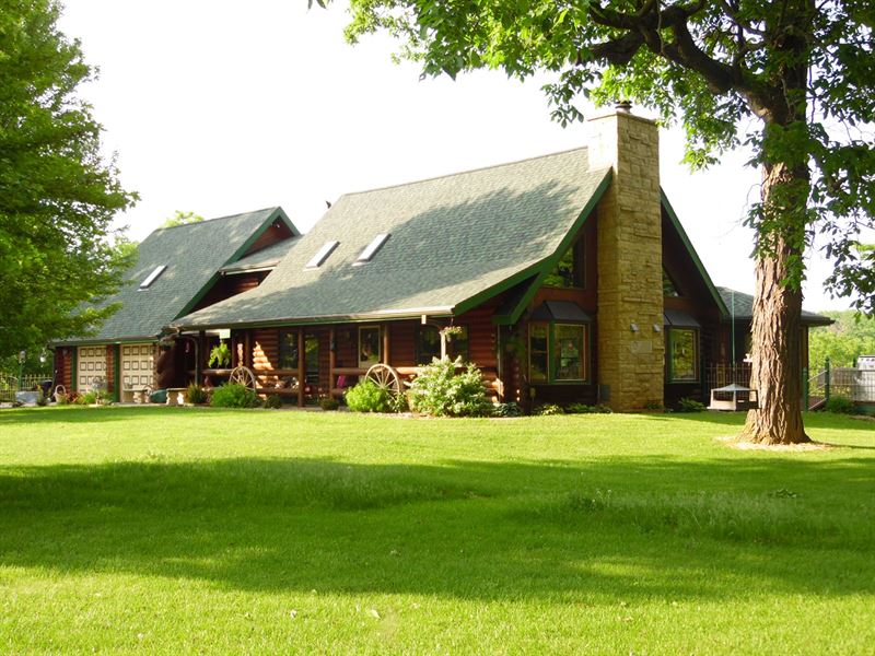 Log Home Land Country Setting : Galena : Jo Daviess County : Illinois