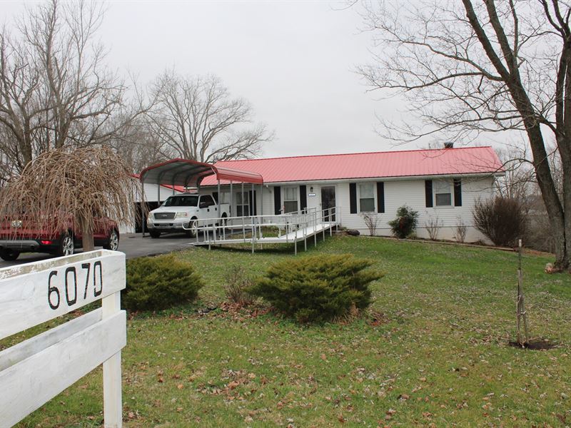 Mini-Farm / Central Kentucky / Road : Columbia : Adair County : Kentucky