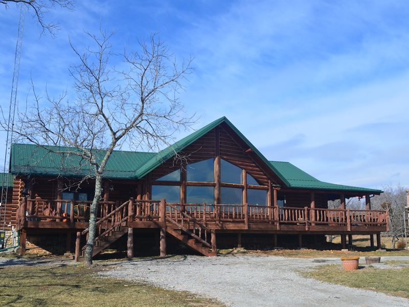 Missouri Farm with Log Style Home : Licking : Texas County : Missouri