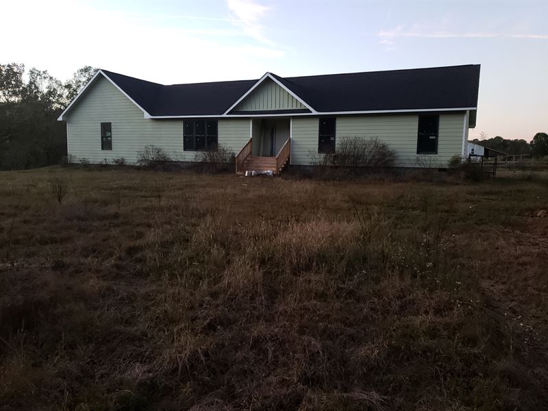 Beautiful Mini Farm with New House : Calhoun : Gordon County : Georgia