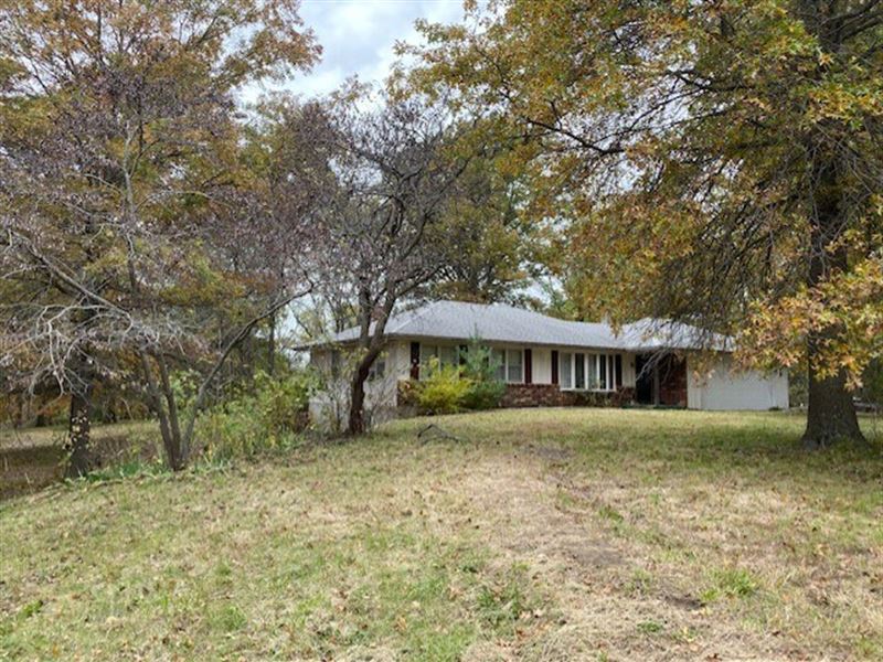 Osborn MO Home & 10 Acres For Sale Farm for Sale in Osborn, Dekalb