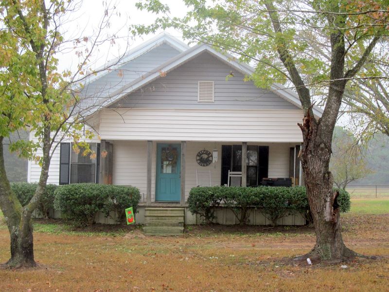 East Texas Farm House, Pond, Barn : Winnsboro : Wood County : Texas