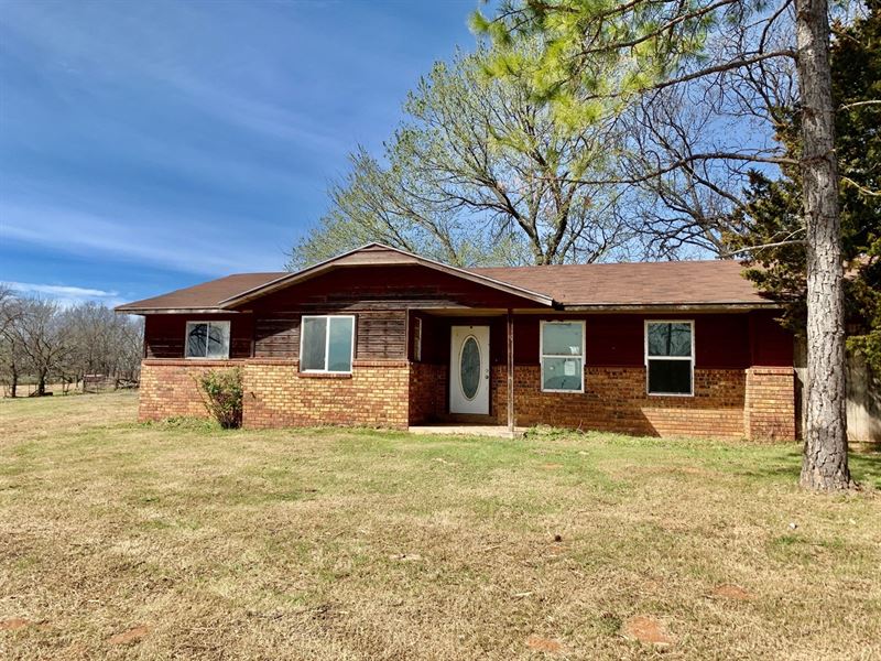 Country Home Acreage, 5 Minutes : Pauls Valley : Garvin County : Oklahoma