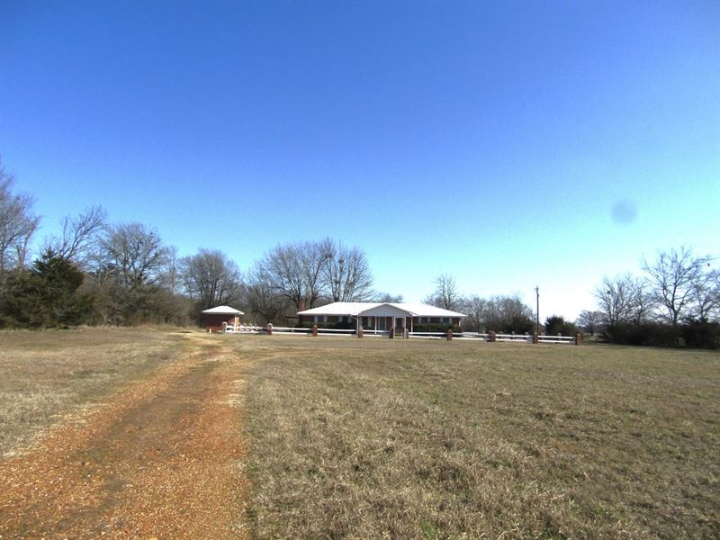 Charming Country Brick Home Soper : Soper : Choctaw County : Oklahoma