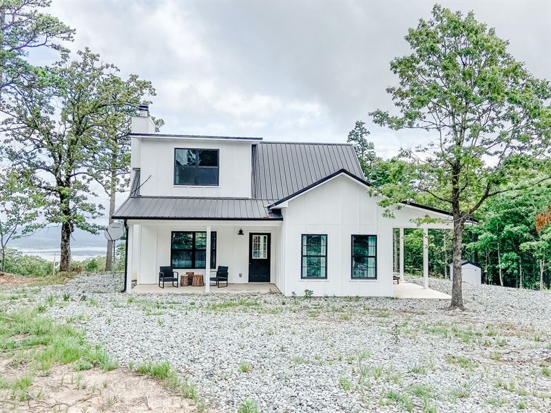 Mountain Views Modern Farmhouse : Clayton : Pushmataha County : Oklahoma