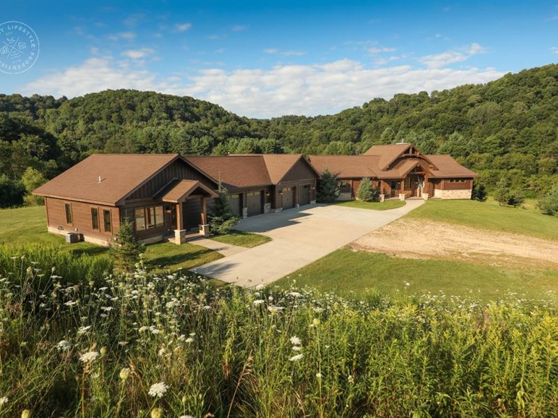 Luxurious Executive Compound : Richland Center : Richland County : Wisconsin