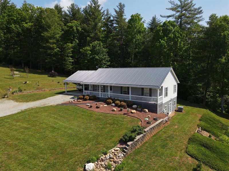 Ranch Style Home 5 Acres Located : Callaway : Franklin County : Virginia