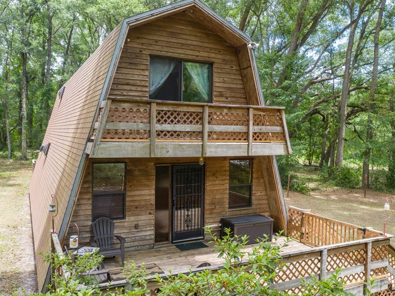 Beautiful Modified A-Frame : Live Oak : Suwannee County : Florida