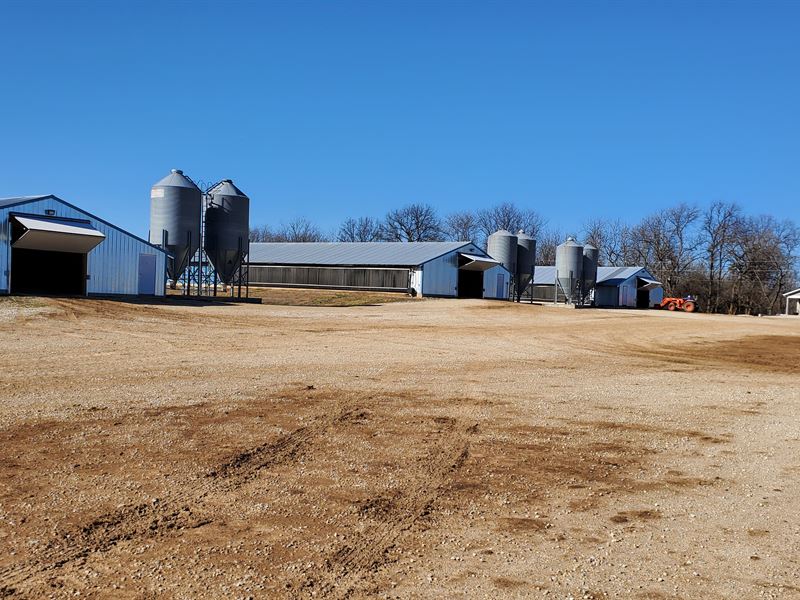 Broiler Farm : Tipton : Moniteau County : Missouri