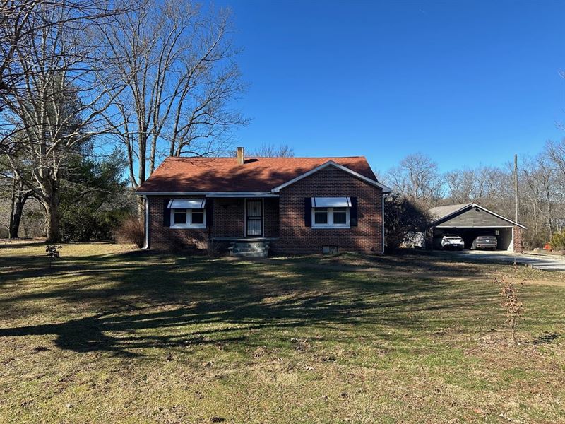 Come View This All-Brick Rancher NE : Tracy City : Grundy County : Tennessee