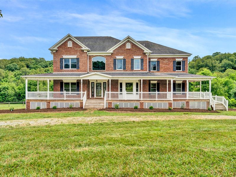 Magnificent Private Horse Farm : Boones Mill : Franklin County : Virginia