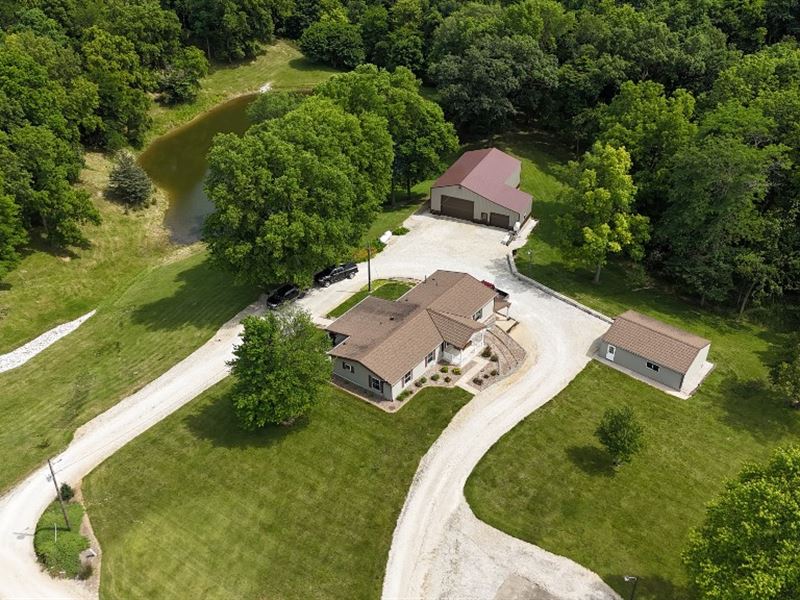 Beautiful Farm with Pond : Griggsville : Pike County : Illinois