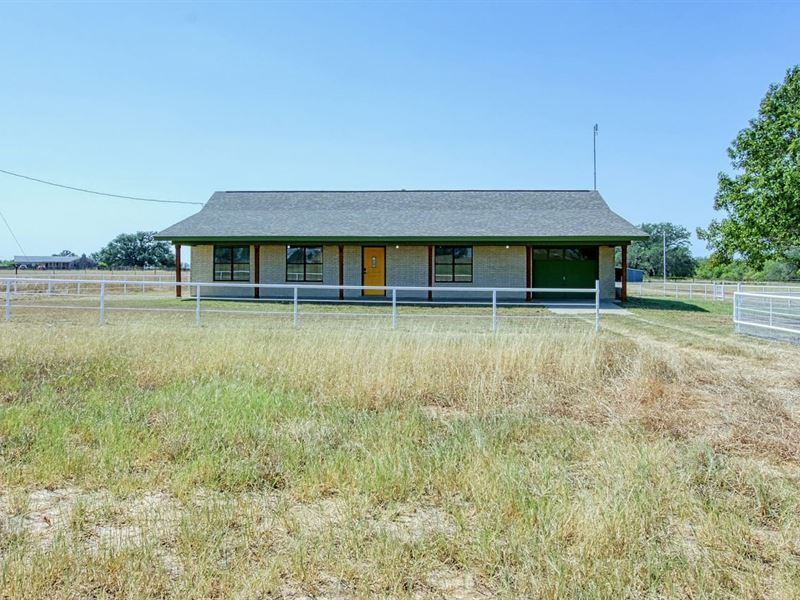 1786 SH 119 Stockdale TX : Stockdale : Wilson County : Texas