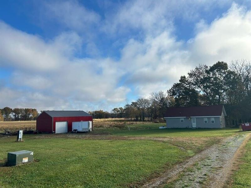 Boy Scout Rd Hideout : Pana : Shelby County : Illinois