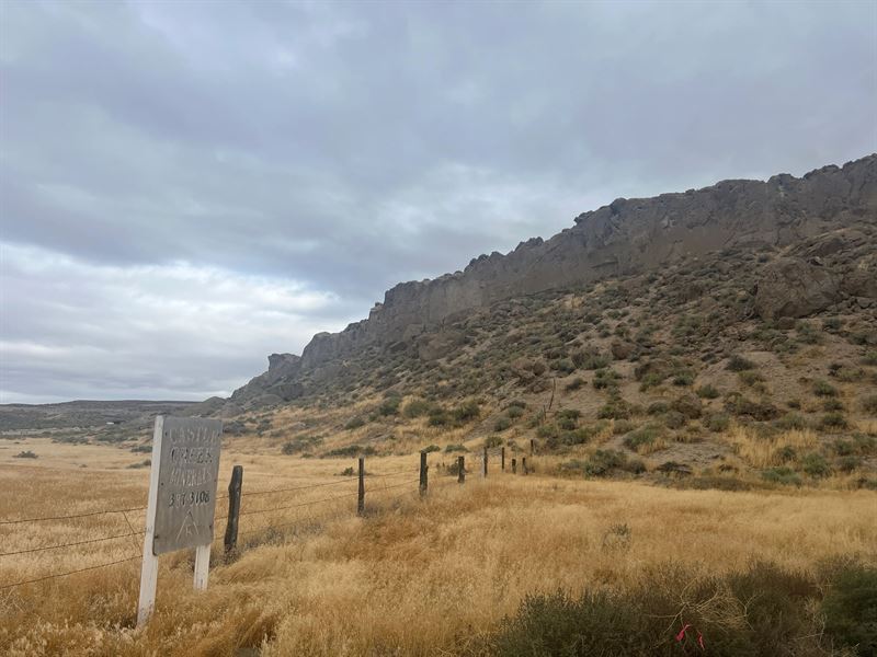 180 Acre Oolitic Limestone Mine : Oreana : Owyhee County : Idaho