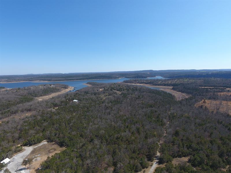 10.88 Secluded Acres Near Lake : Protem : Marion County : Missouri