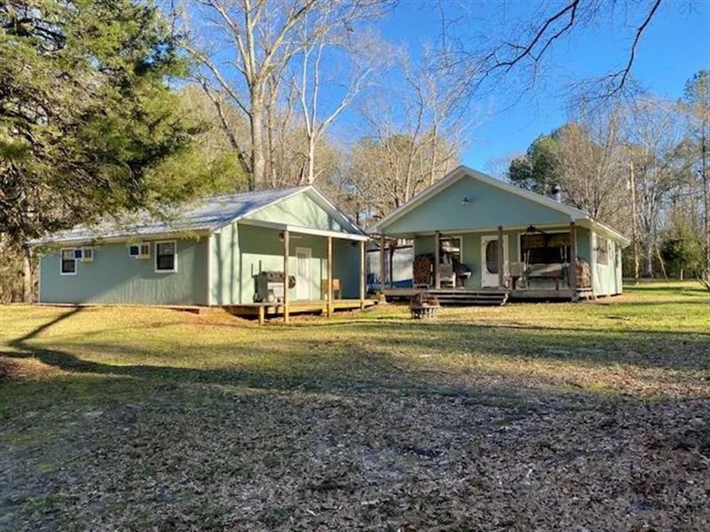 Secluded Cabin Overlooking Large Po : Summit : Amite County : Mississippi