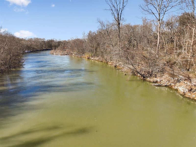 40.87 Acres on The Buffalo River : Lobelville : Perry County : Tennessee