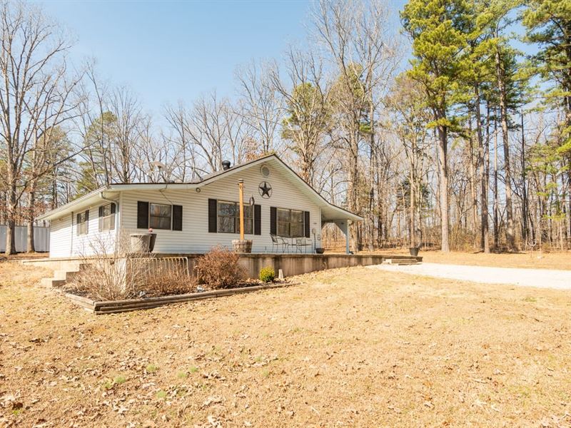 Cozy 2-Bed, 2-Bath Home on 20+ Acre : Poplar Bluff : Butler County : Missouri