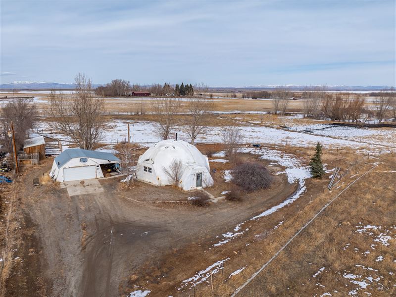 Lake View Roundhouse : Pavillion : Fremont County : Wyoming