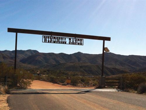 40 Acre Ranch, Backing State Land : Wikieup : Mohave County : Arizona